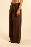 Pantalón lino marrón