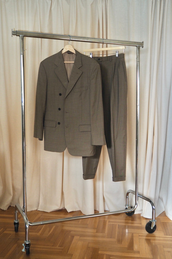 Suit 002- DISPONIBLE